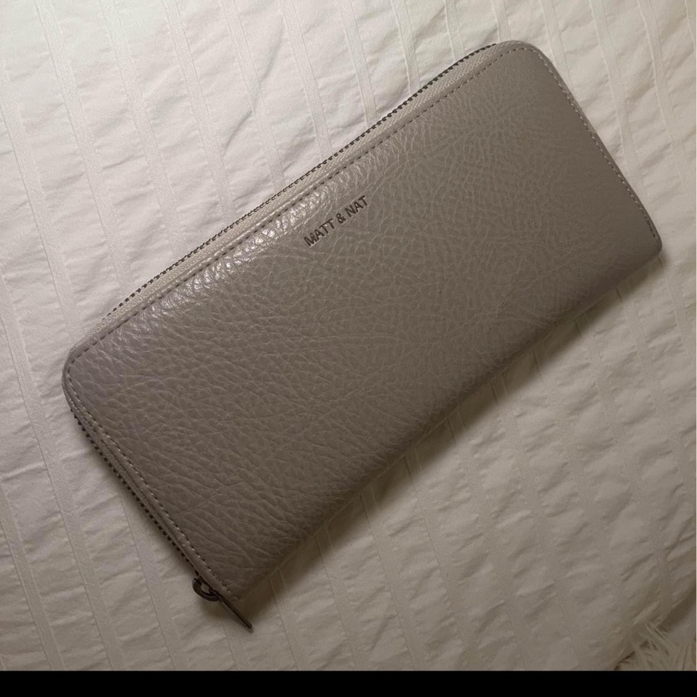 Matt & Nat wallet